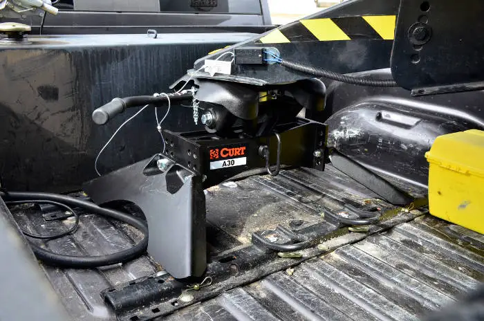 5th Wheel Hitch Installed in Truck Bed 5th Wheel Hitch Installed in Truck Bed