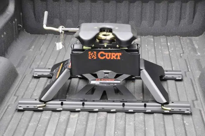 CURT 5th Wheel Gooseneck Adapter Installed CURT 5th Wheel Gooseneck Adapter Installed