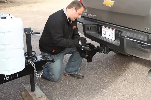 Install Weight Distribution Shank and Head Install Weight Distribution Shank and Head