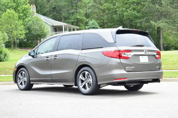 Minivan Hitch - Honda Odyssey Minivan Hitch - Honda Odyssey