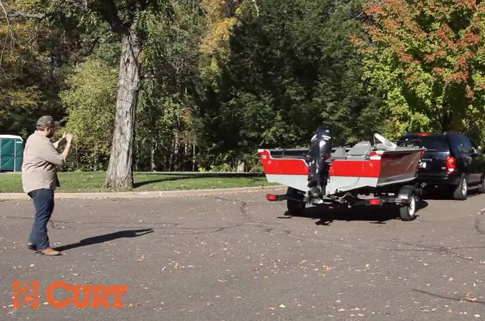 Position Your Vehicle to Back Up Position Your Vehicle to Back Up