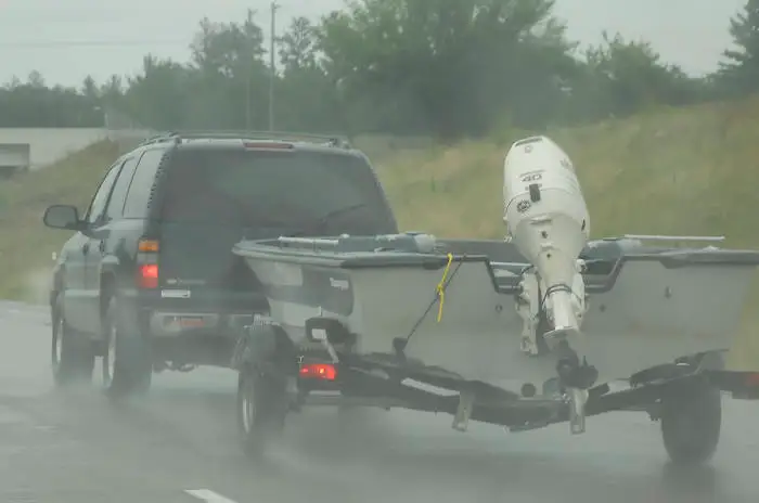 Towing Trailer in Bad Weather Towing Trailer in Bad Weather