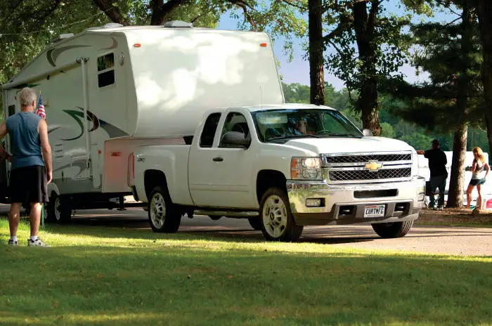 Truck Towing Heavy 5th Wheel Camper Truck Towing Heavy 5th Wheel Camper